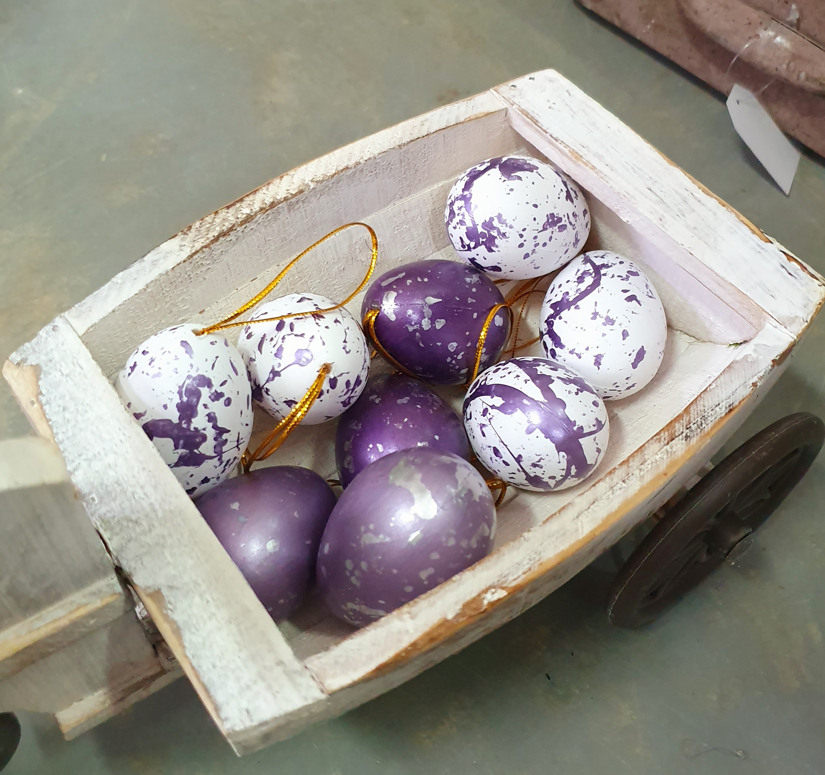 Подвесные перламутровые яйца